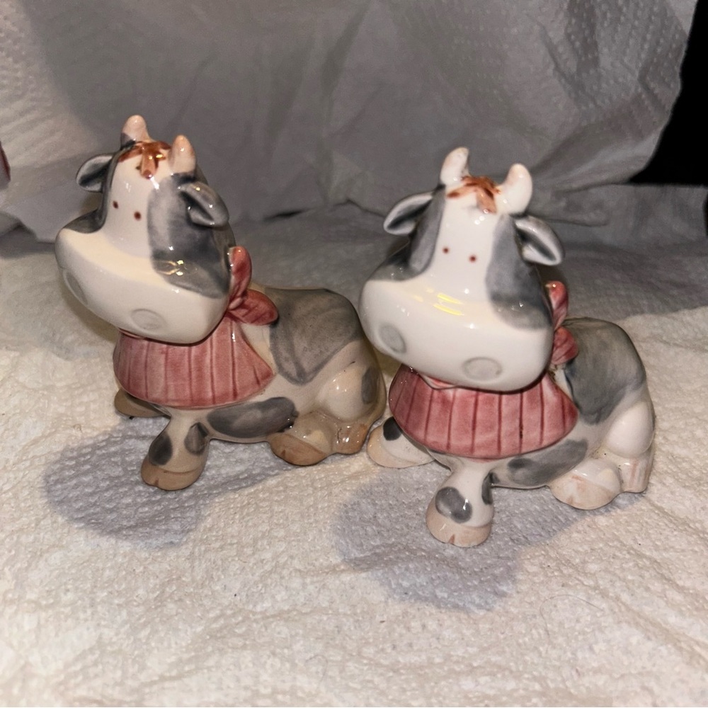 Vintage George Good by Fabrizio  1985 Gray Cow Salt & Pepper Shakers